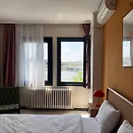 Wonder Homes 7-4Br, 2Ba Astounding Seaview Karakoey