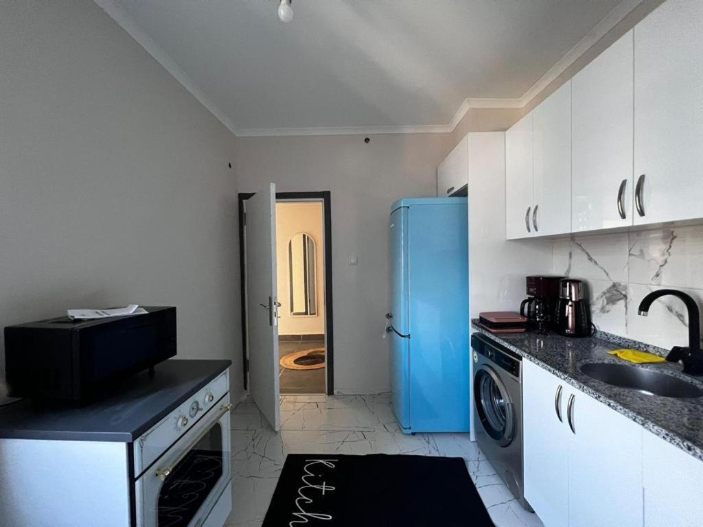 Wonder Homes 7-4br, 2ba Astounding Seaview Karakoey