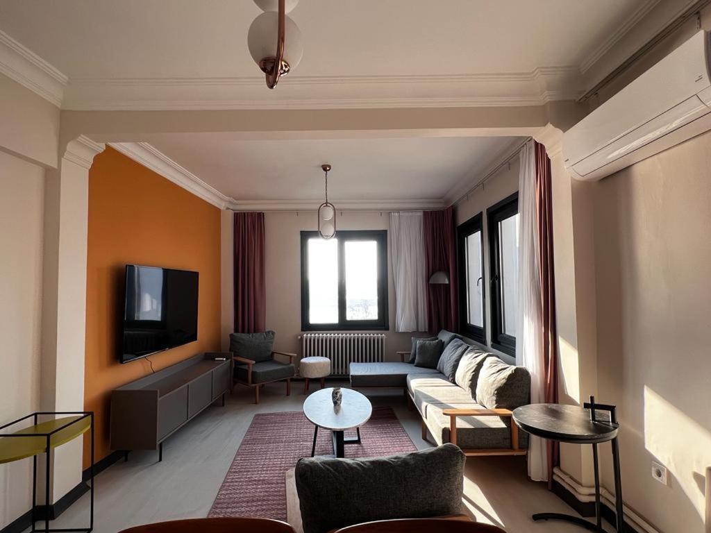 Wonder Homes 7-4br, 2ba Astounding Seaview Karakoey İstanbul